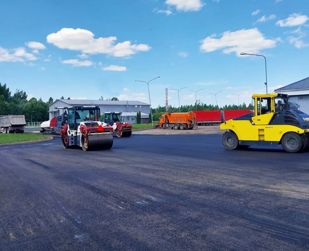 В Псковской области в пунктах пропуска через госграницу начались работы по ремонту дорожного покрытия