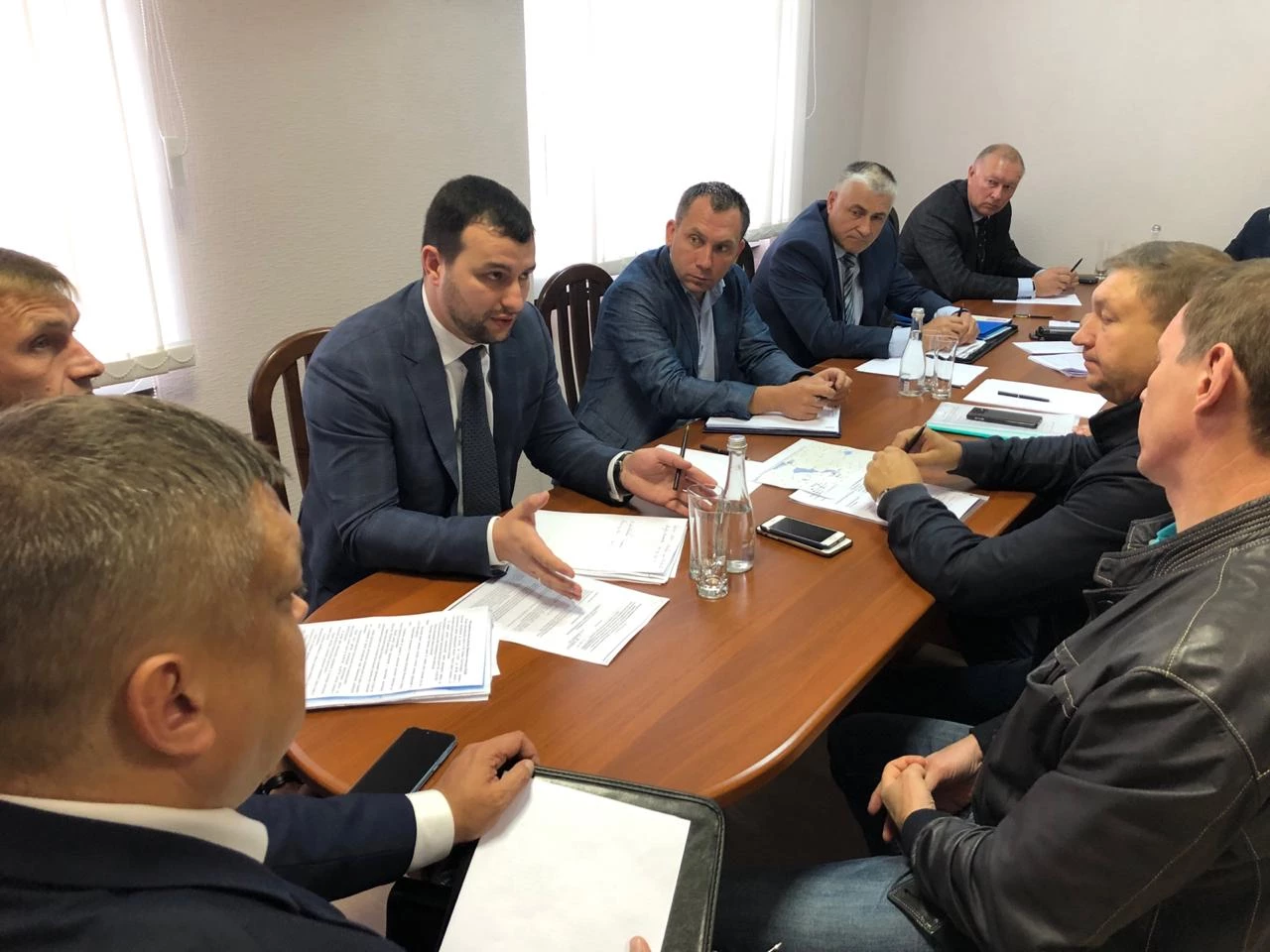 В Ивангороде обсудили проблемы организации движения большегрузного транспорта через российско-эстонскую границу в преддверии реализации проекта по реконструкции пункта пропуска 