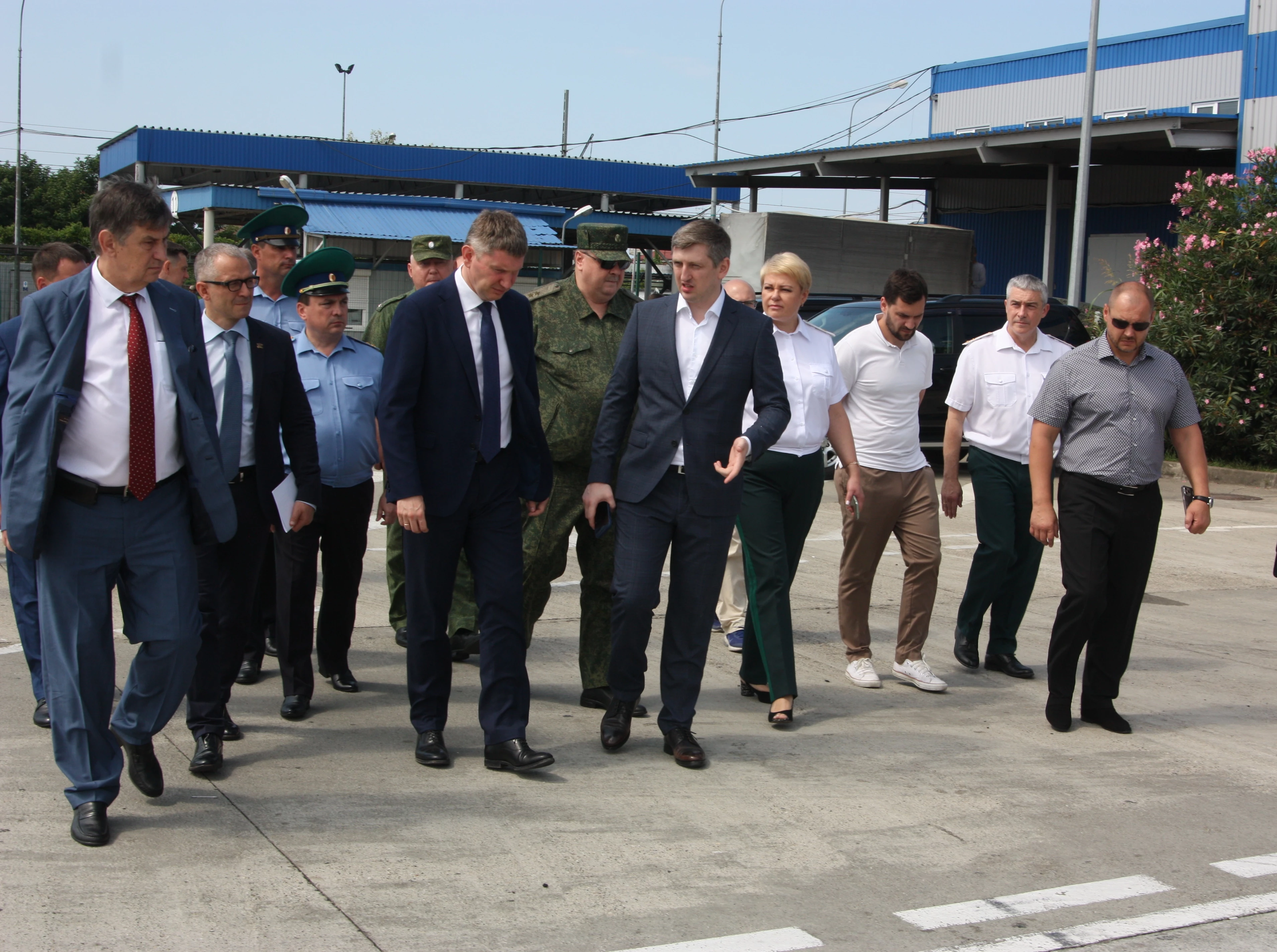 В пункте пропуска через госграницу Адлер строят две дополнительные полосы движения для легкового транспорта 