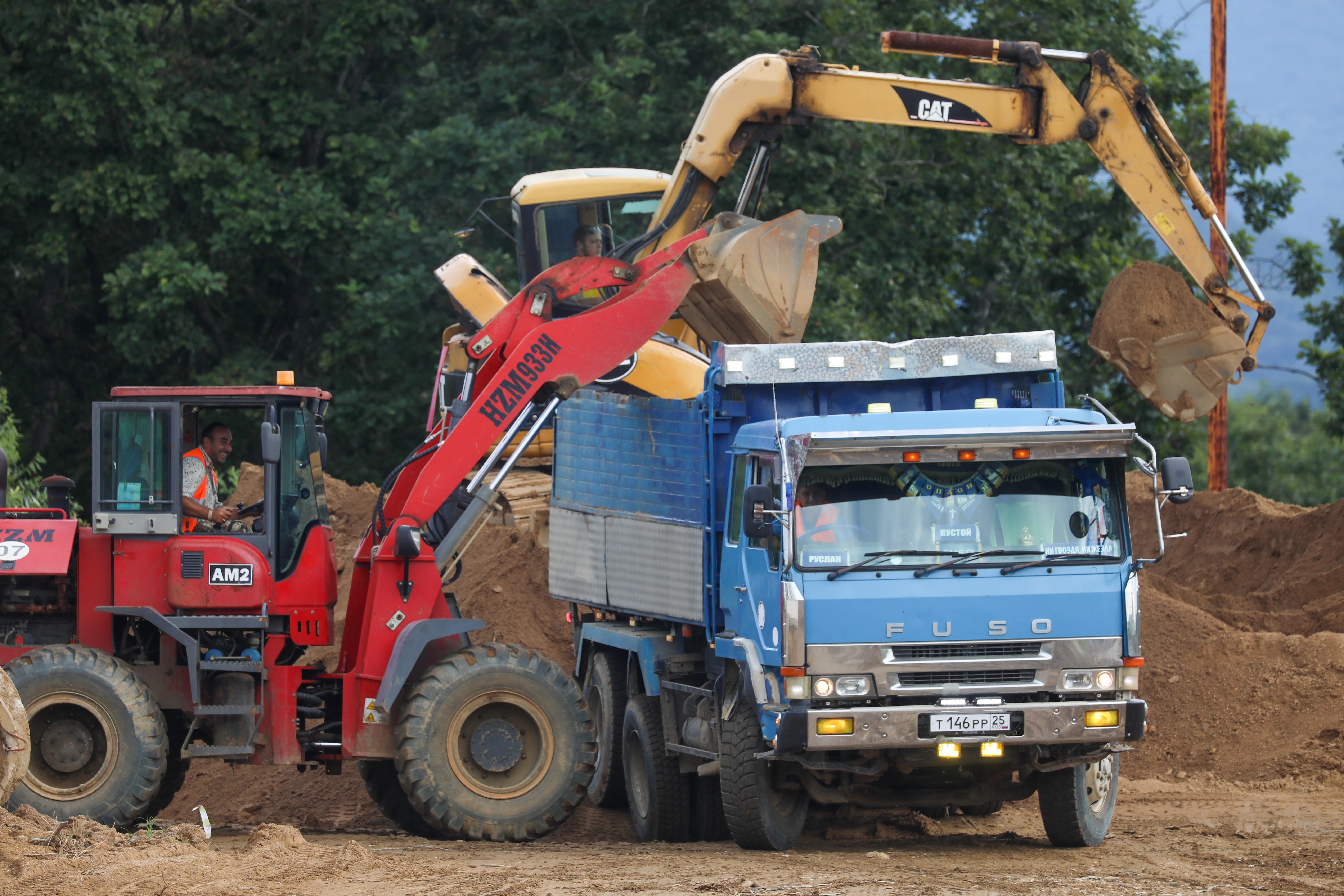 Руководитель ФГКУ Росгранстрой Геннадий Безлобенко вместе с губернатором Приморского края Олегом Кожемяко посетили строящиеся пункты пропуска Краскино и Марково на границе с КНР 
