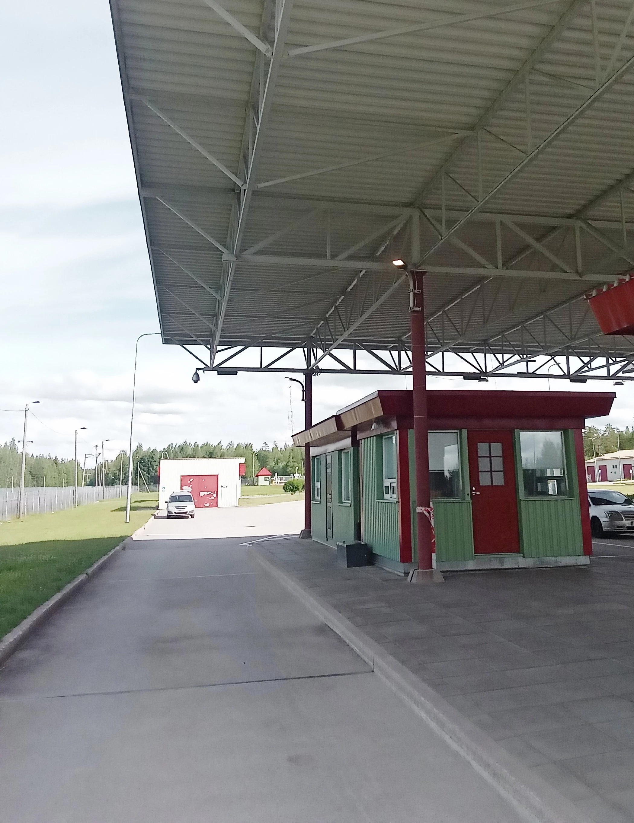 В автомобильном пункте пропуска Люття на границе с Финляндией досрочно завершены работы по текущему ремонту наружного освещения 