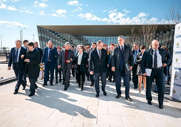 Председатель Государственной думы Вячеслав Володин провел совещание в строящемся международном аэропорту «Гагарин» (г.Саратов) 